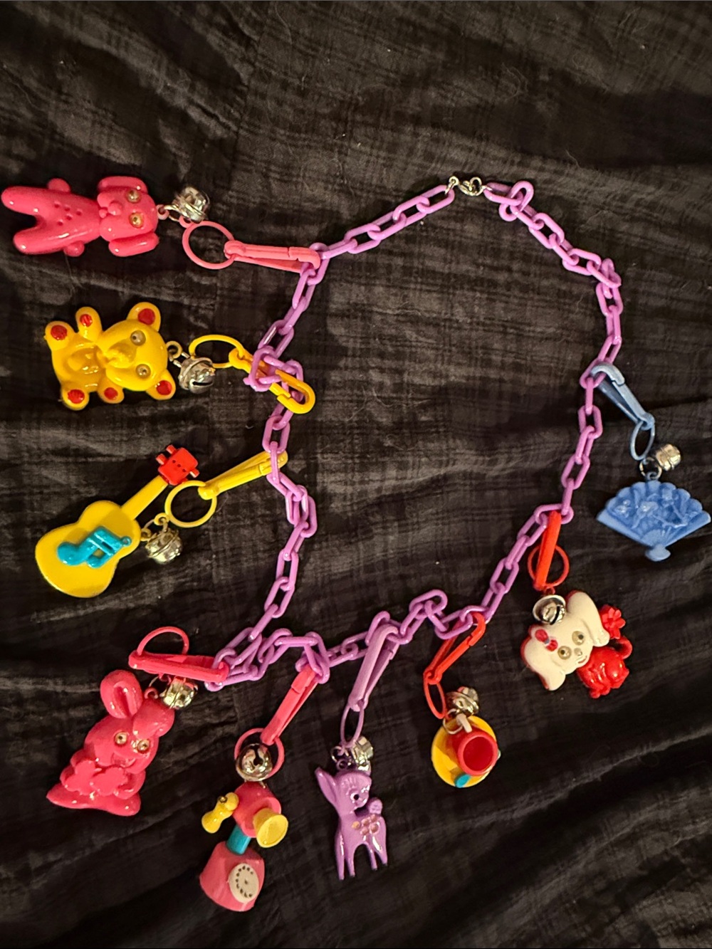 Vintage 80s charm necklace with phone, tea cup, and guitar charms! - Picture 3 of 7